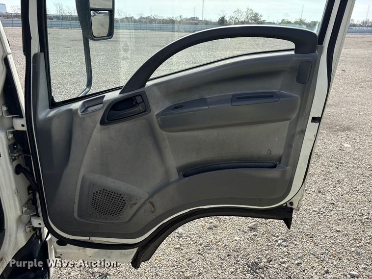 image for item YA1962 2018 Chevrolet Crew Cab box truck