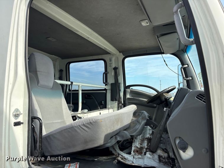 image for item YA1962 2018 Chevrolet Crew Cab box truck