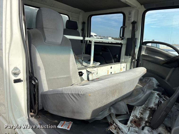 image for item YA1962 2018 Chevrolet Crew Cab box truck