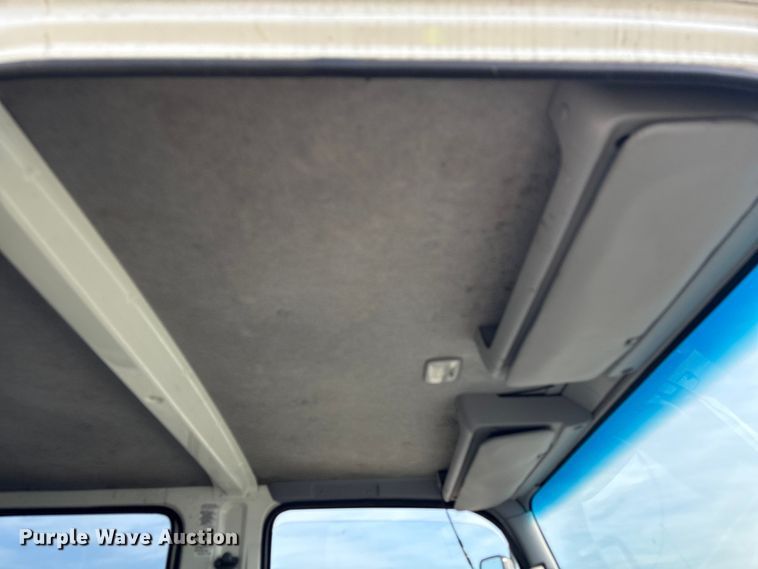 image for item YA1962 2018 Chevrolet Crew Cab box truck