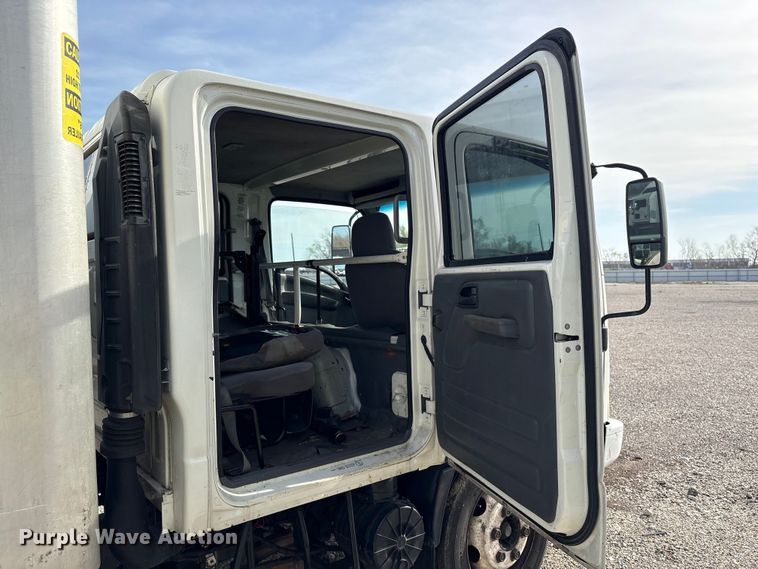 image for item YA1962 2018 Chevrolet Crew Cab box truck