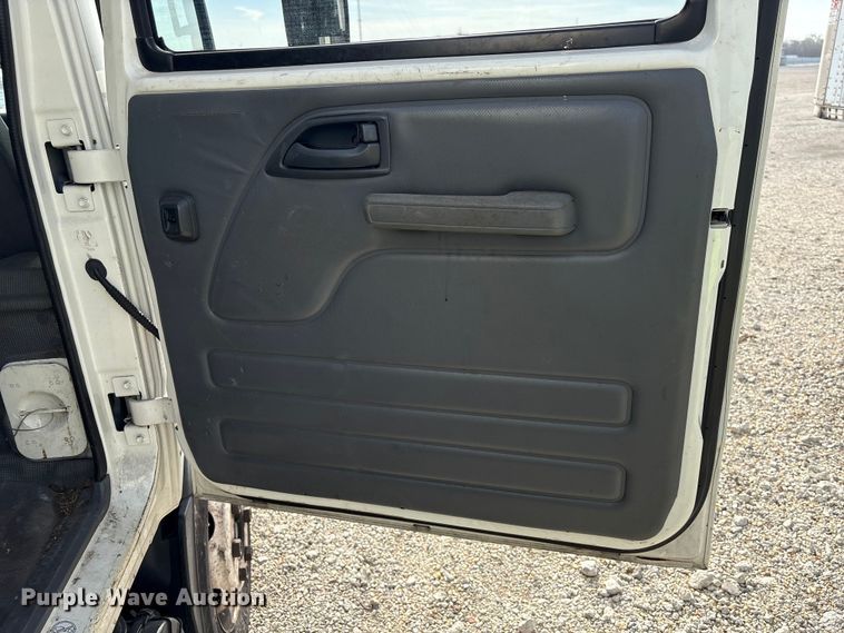 image for item YA1962 2018 Chevrolet Crew Cab box truck