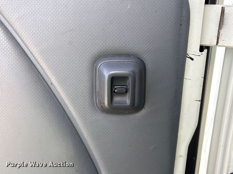 image for item YA1962 2018 Chevrolet Crew Cab box truck