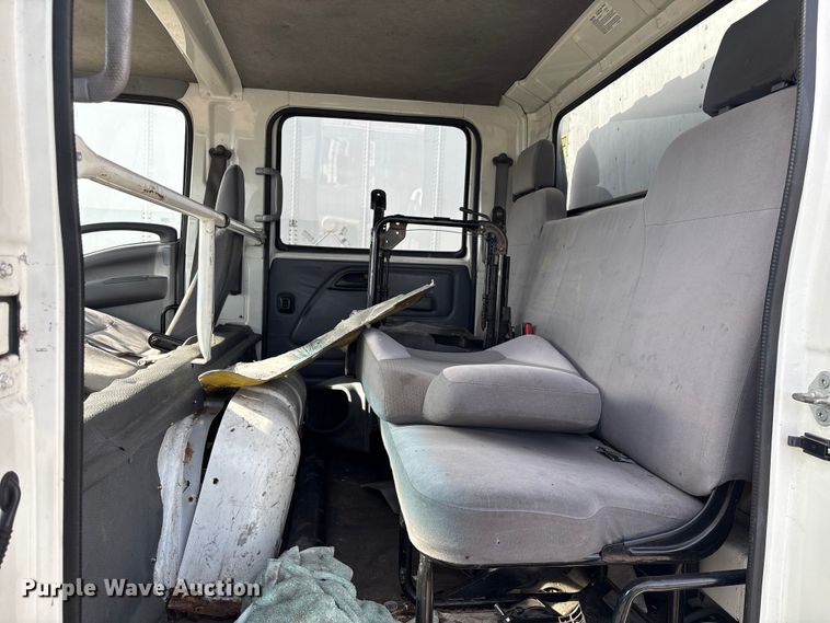 image for item YA1962 2018 Chevrolet Crew Cab box truck