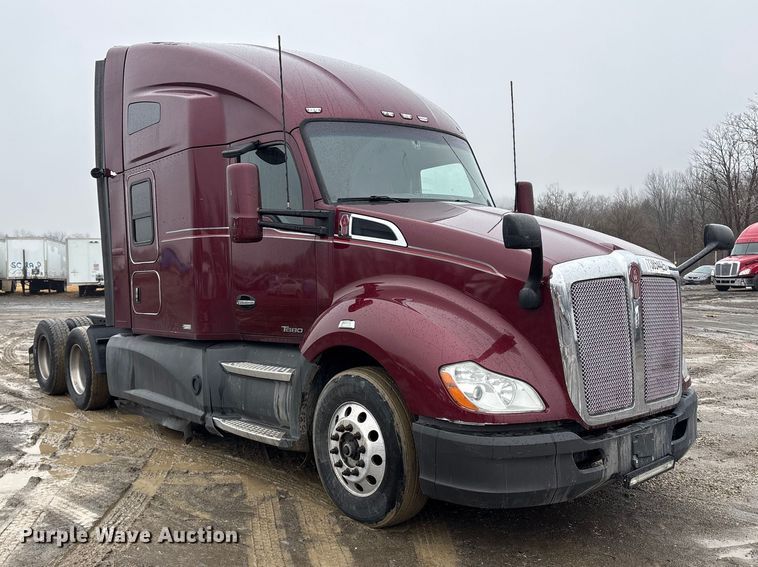 image for item YA2081 2019 Kenworth T680 semi truck