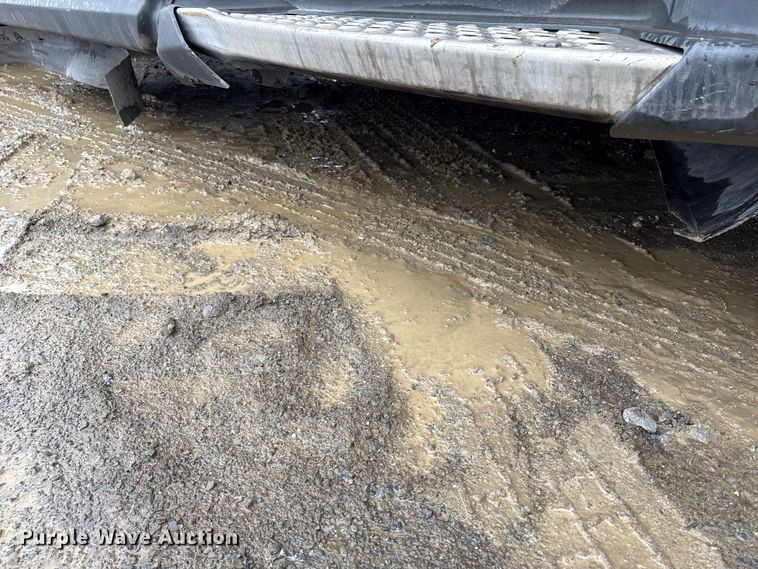 image for item YA2081 2019 Kenworth T680 semi truck