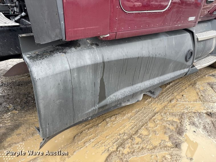 image for item YA2081 2019 Kenworth T680 semi truck