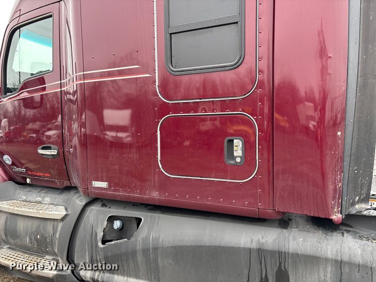 image for item YA2081 2019 Kenworth T680 semi truck