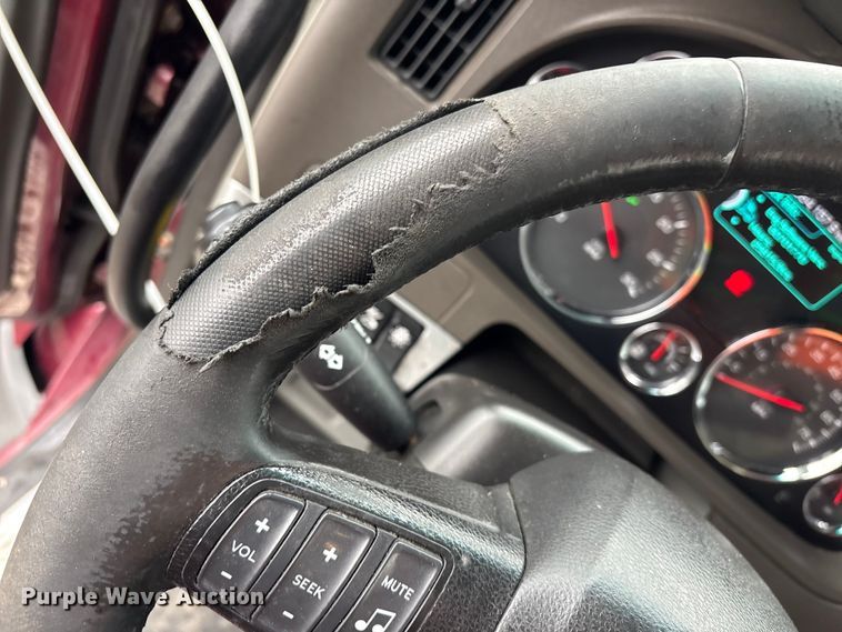 image for item YA2081 2019 Kenworth T680 semi truck