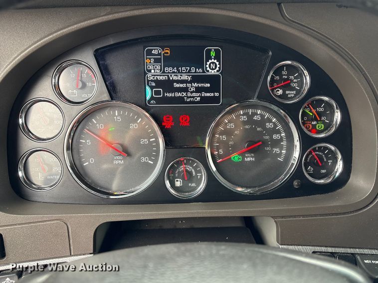 image for item YA2081 2019 Kenworth T680 semi truck