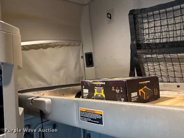 image for item YA2081 2019 Kenworth T680 semi truck