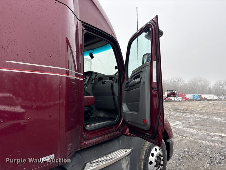 image for item YA2081 2019 Kenworth T680 semi truck