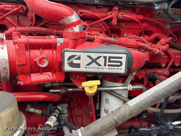 image for item YA2081 2019 Kenworth T680 semi truck