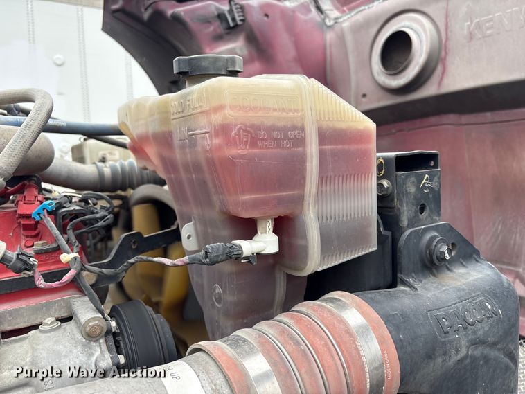 image for item YA2081 2019 Kenworth T680 semi truck