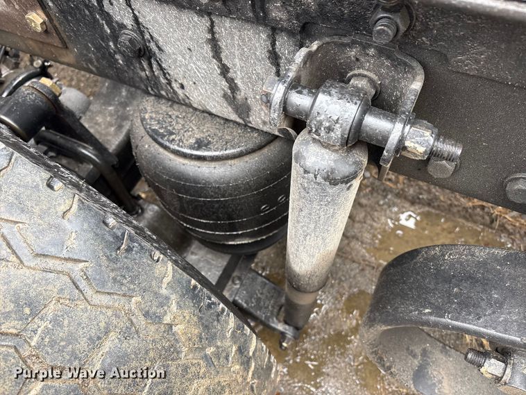 image for item YA2081 2019 Kenworth T680 semi truck