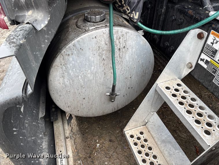 image for item YA2081 2019 Kenworth T680 semi truck