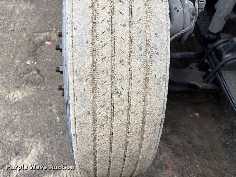 image for item YA2081 2019 Kenworth T680 semi truck