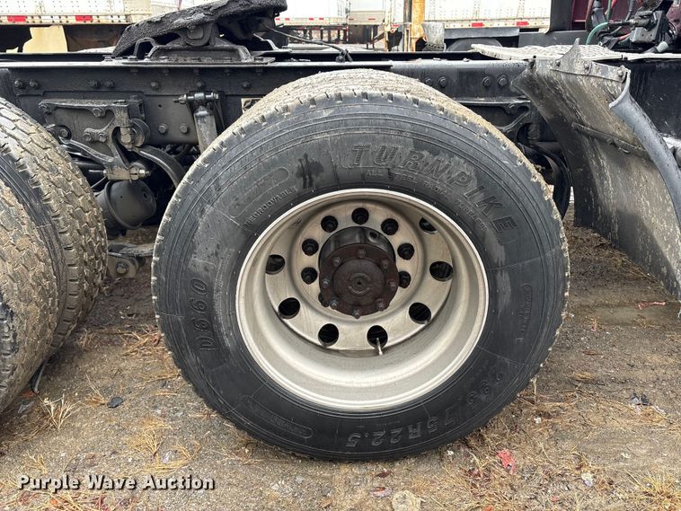 image for item YA2081 2019 Kenworth T680 semi truck