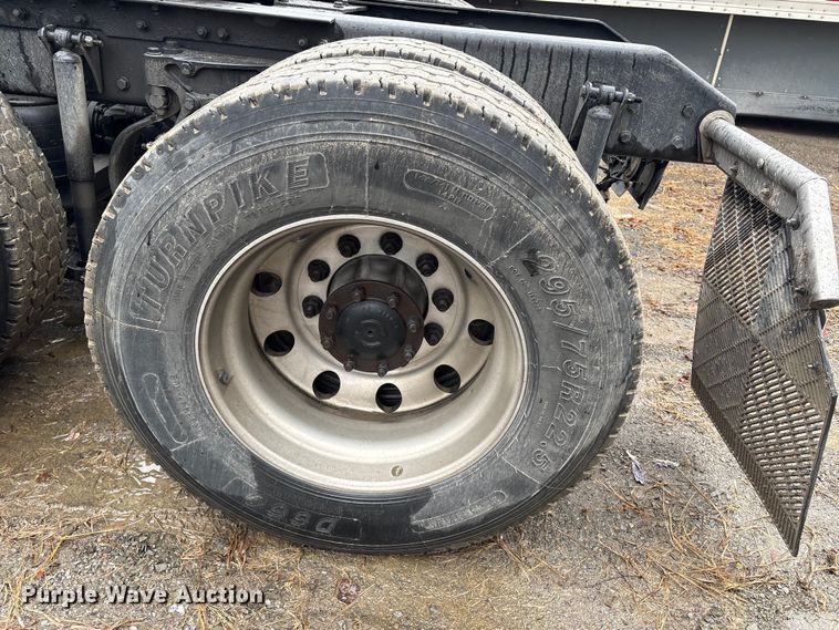 image for item YA2081 2019 Kenworth T680 semi truck