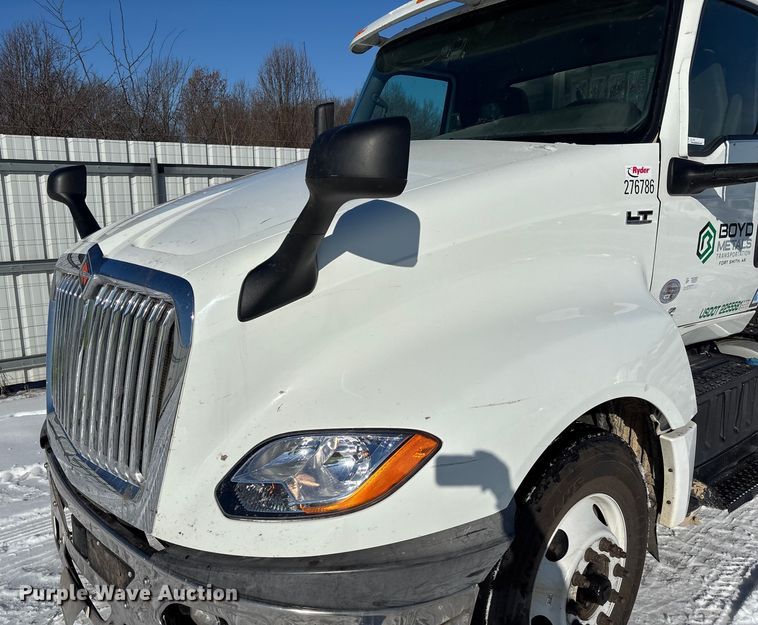 image for item YA2099 2020 International LT625 semi truck