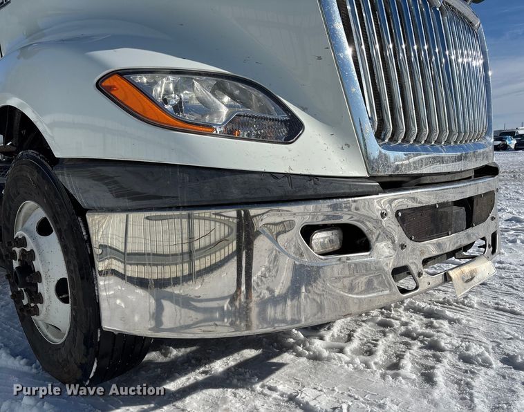 image for item YA2099 2020 International LT625 semi truck