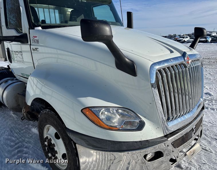 image for item YA2099 2020 International LT625 semi truck