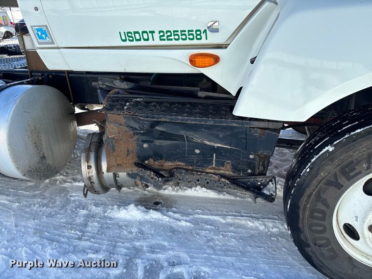 image for item YA2099 2020 International LT625 semi truck