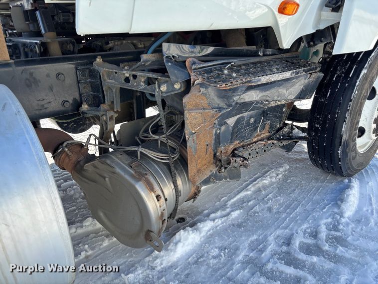 image for item YA2099 2020 International LT625 semi truck