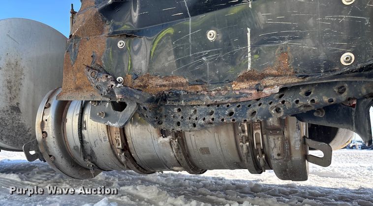 image for item YA2099 2020 International LT625 semi truck