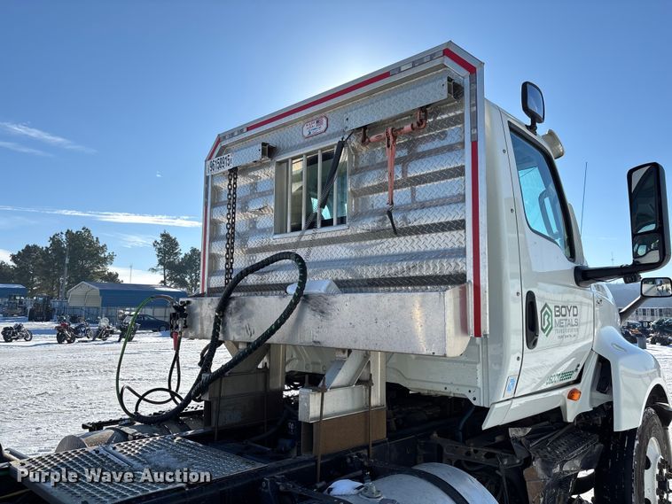 image for item YA2099 2020 International LT625 semi truck