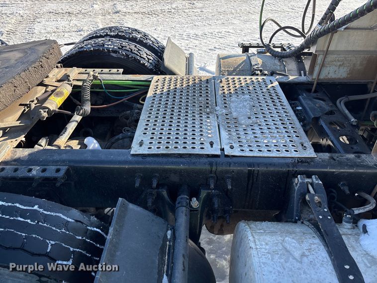 image for item YA2099 2020 International LT625 semi truck