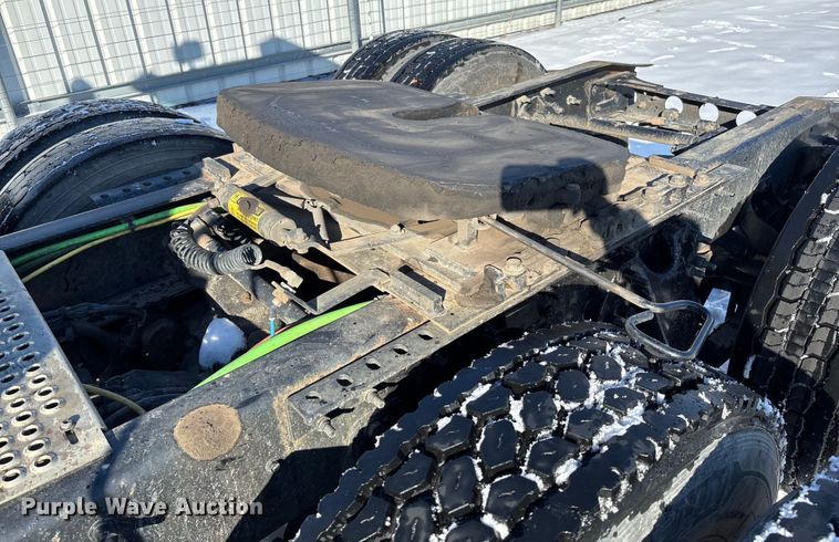 image for item YA2099 2020 International LT625 semi truck