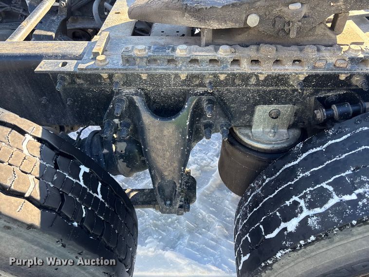 image for item YA2099 2020 International LT625 semi truck