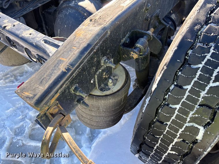 image for item YA2099 2020 International LT625 semi truck