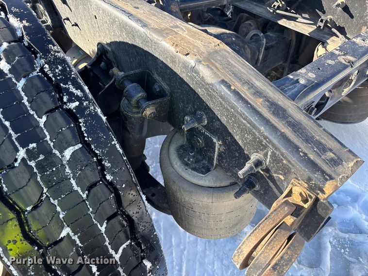 image for item YA2099 2020 International LT625 semi truck