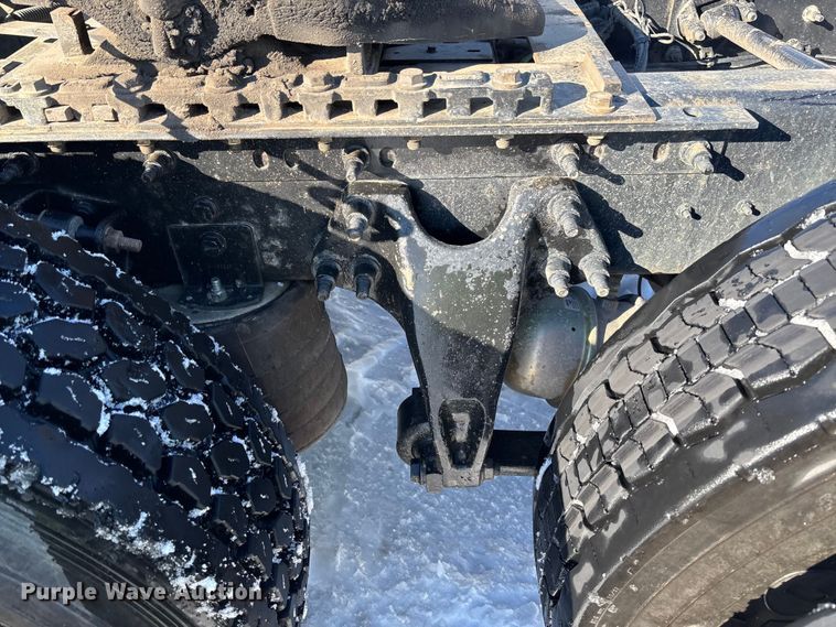 image for item YA2099 2020 International LT625 semi truck