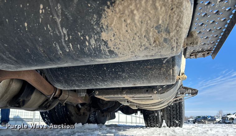 image for item YA2099 2020 International LT625 semi truck