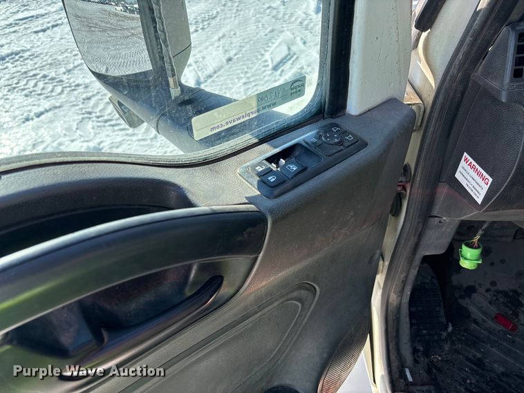 image for item YA2099 2020 International LT625 semi truck