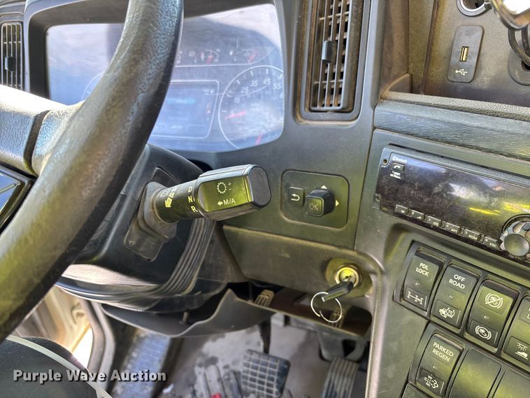 image for item YA2099 2020 International LT625 semi truck