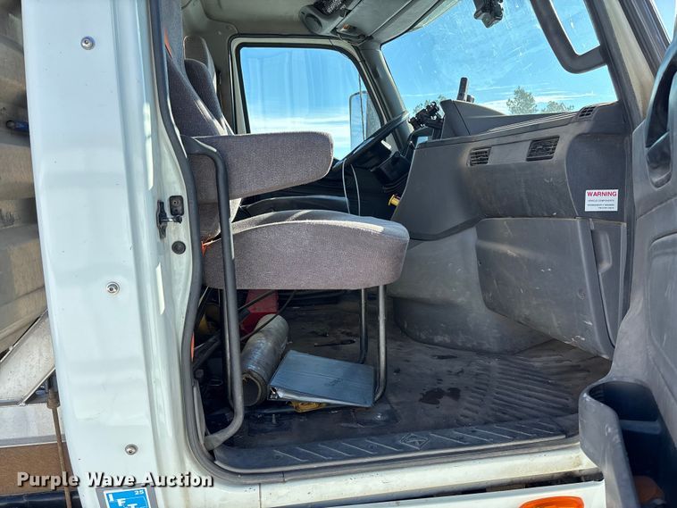 image for item YA2099 2020 International LT625 semi truck