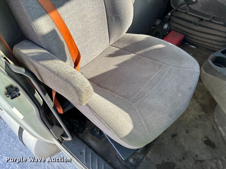 image for item YA2099 2020 International LT625 semi truck