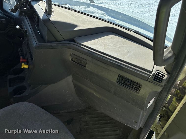 image for item YA2099 2020 International LT625 semi truck