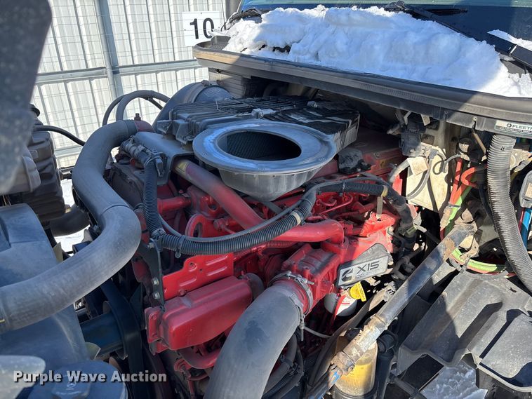 image for item YA2099 2020 International LT625 semi truck