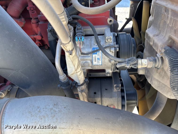 image for item YA2099 2020 International LT625 semi truck