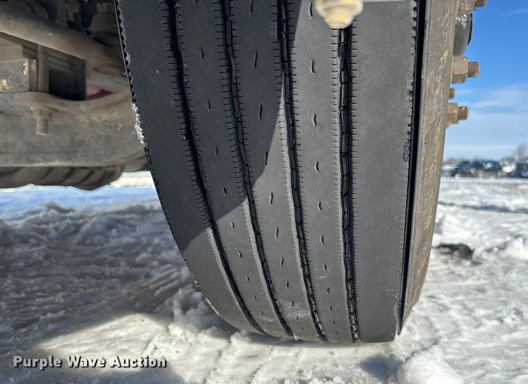 image for item YA2099 2020 International LT625 semi truck