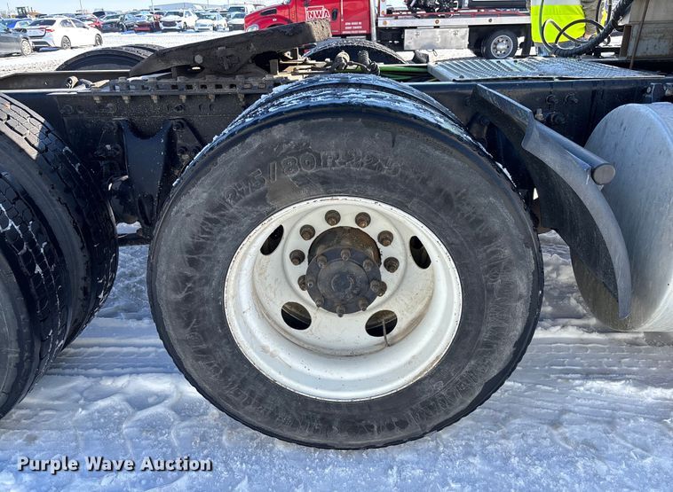 image for item YA2099 2020 International LT625 semi truck