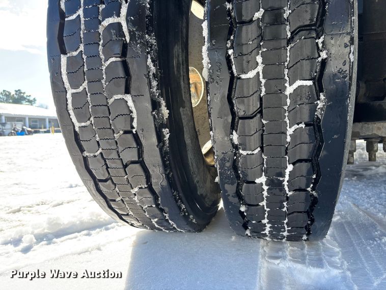 image for item YA2099 2020 International LT625 semi truck