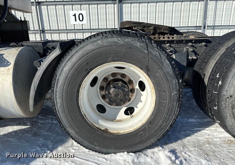 image for item YA2099 2020 International LT625 semi truck