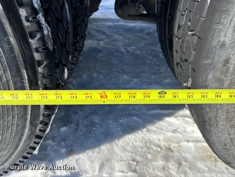 image for item YA2099 2020 International LT625 semi truck