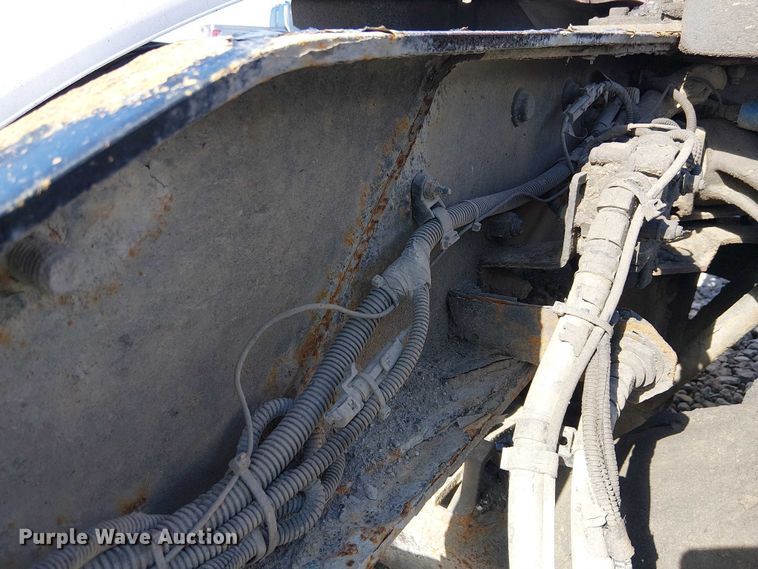 image for item YA2142 2015 Peterbilt 389 semi truck